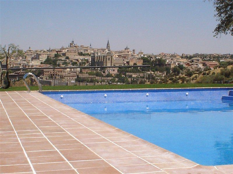 Hotel Cigarral El Bosque Toledo Facilities photo View of the town from the swimming pool